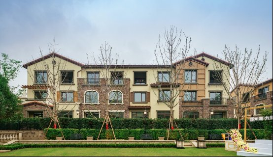 相伴|龙湖·天璞｜捻一缕清风，与自然相伴，诉说四季更替的耳语