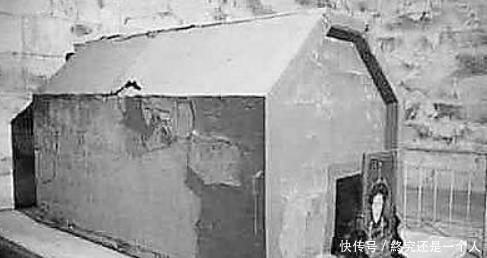 衣服|专家清理乾隆墓，墓中躺着一名神秘女性，一件衣服揭开了其身份！