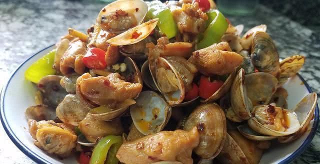 花甲炒鸡肉,好吃又下饭的一道家常菜,做法简单,我家常做