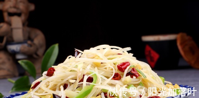 炒土豆丝要放几次醋很多人放少了,难怪不爽脆不酸香!