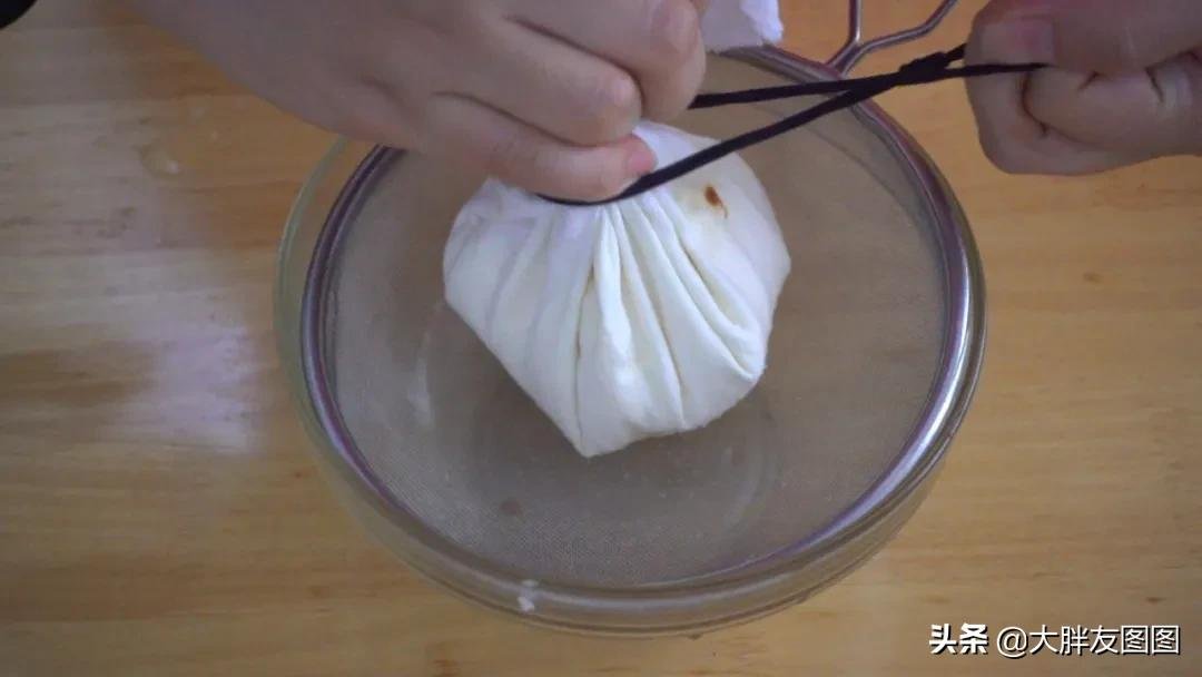 如何自制奶酪，2种材料搞定，太简单了，再也不用买