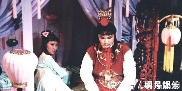 贾宝玉!林黛玉去世后,宝玉为何不做和尚,反娶了宝钗?答案藏在第58回