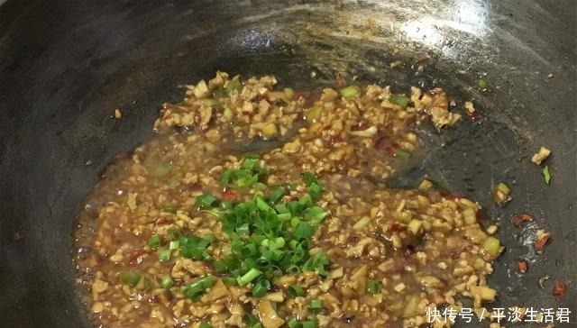 肠粉最简单的做法,老阿姨将配方和做法都告诉你,可以摆摊了