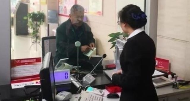 房地产证|房产证拿到手后,尽早办好这4件事,未来转让可以省不少钱