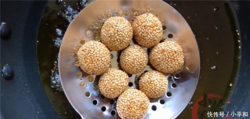 1勺面粉,2根香蕉教你独特做法,不蒸也不烙营养解馋,拿肉都不换