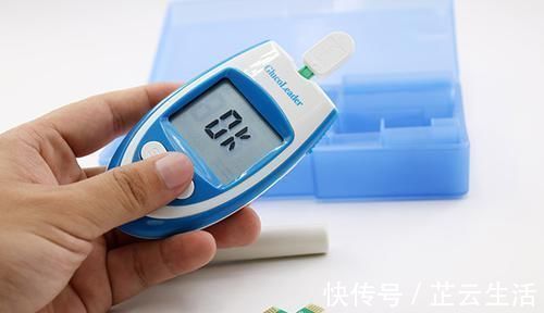 血糖升高|60岁后,血糖在什么范围内,算正常?超过多少,有糖尿病风险?