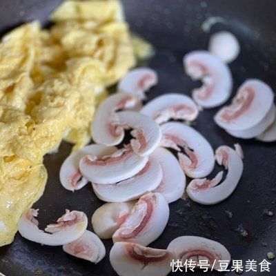 虾仁|快手早餐——虾仁滑蛋芝士饼