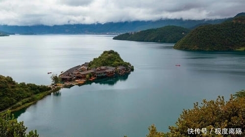 不能出门,男子突发奇想,自制钓鱼乐趣,在阳台上就钓鱼了!