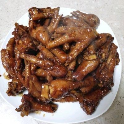好吃不贵的酱香鸡爪做法，超级入味，老人小孩都爱吃