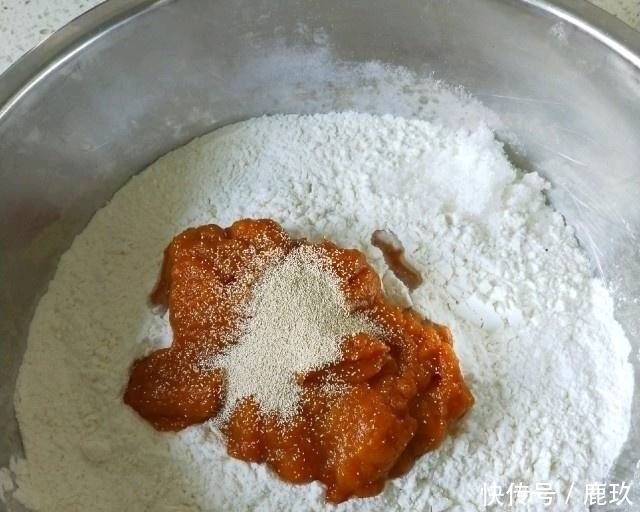 创意双色馒头，柔软丰满，营养丰富，外形可爱