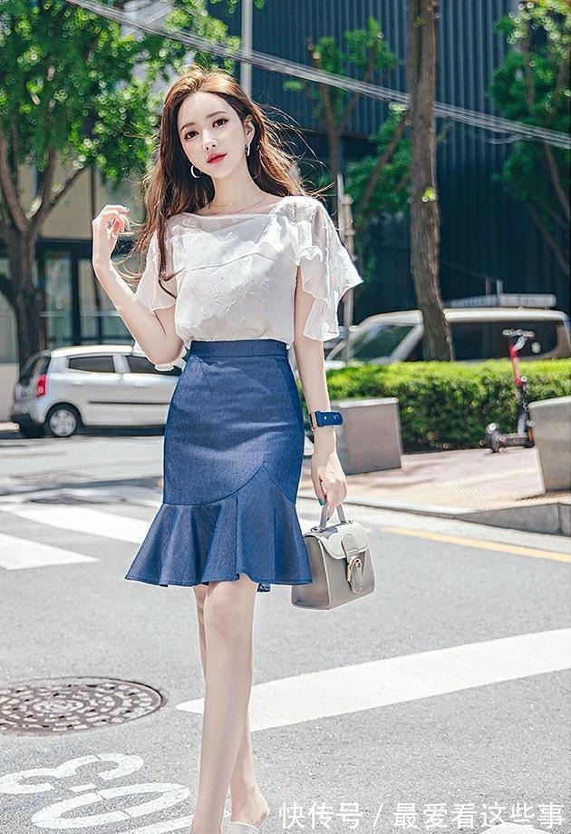 上衣 短袖雪纺上衣搭配牛奶鱼尾包臀裙,穿搭出小清风的感觉!