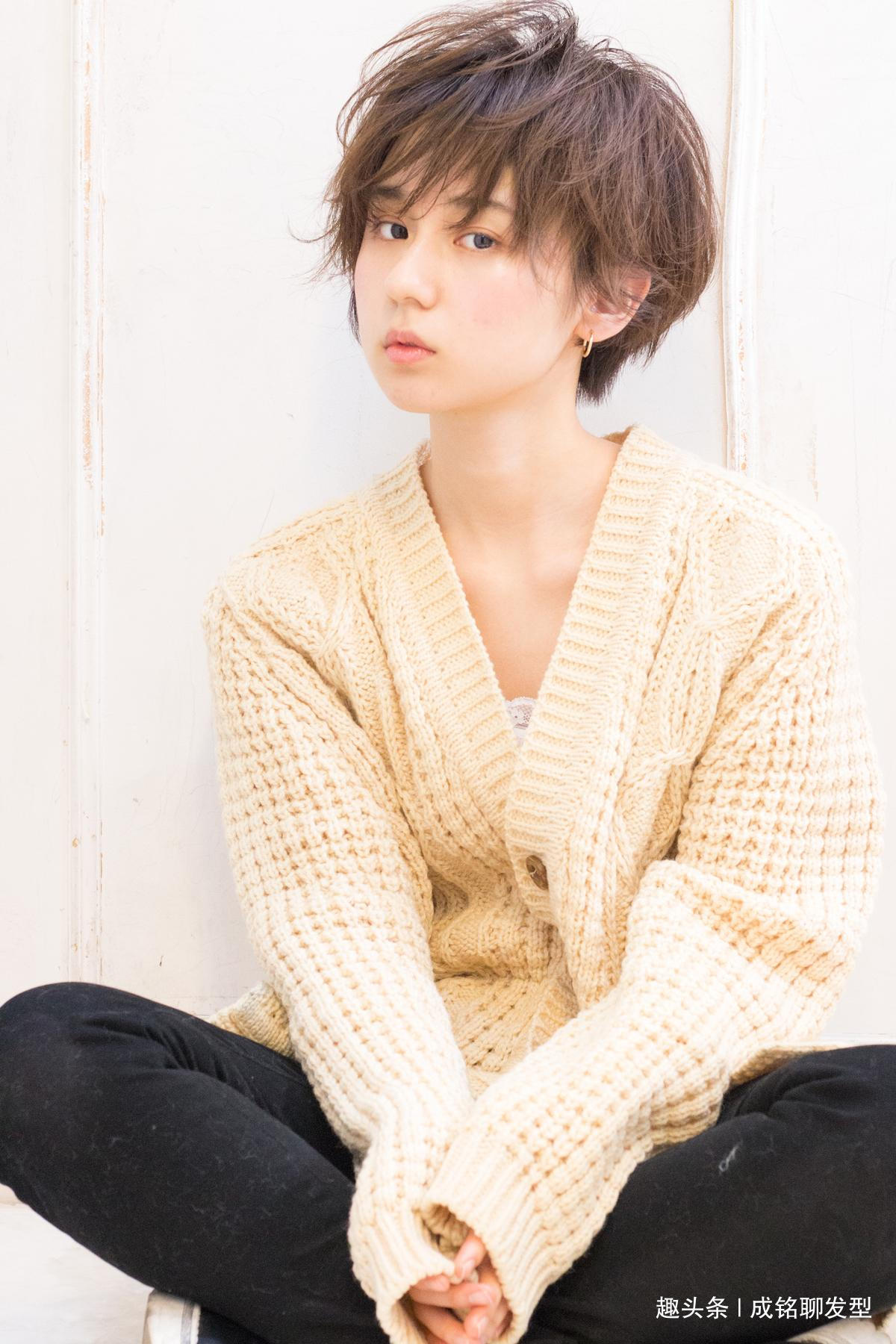 女生 脸胖的女生不适合短发看了这九款发型,你以前的发型都弱爆了