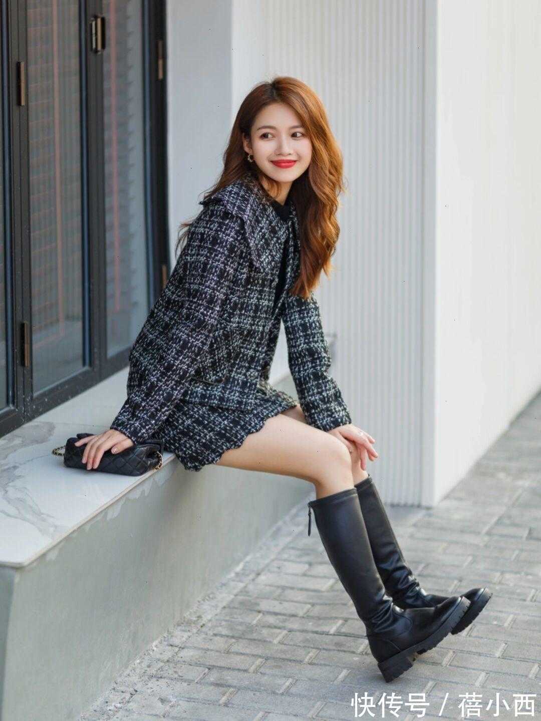 小香风|秋季如何穿才优雅又时髦？建议穿小香风外套，搭配半身裙知性高级