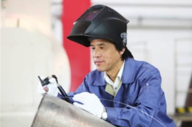 中国“焊将”高凤林:外企8倍年薪挖不动,只在闲时焊接东风导弹!