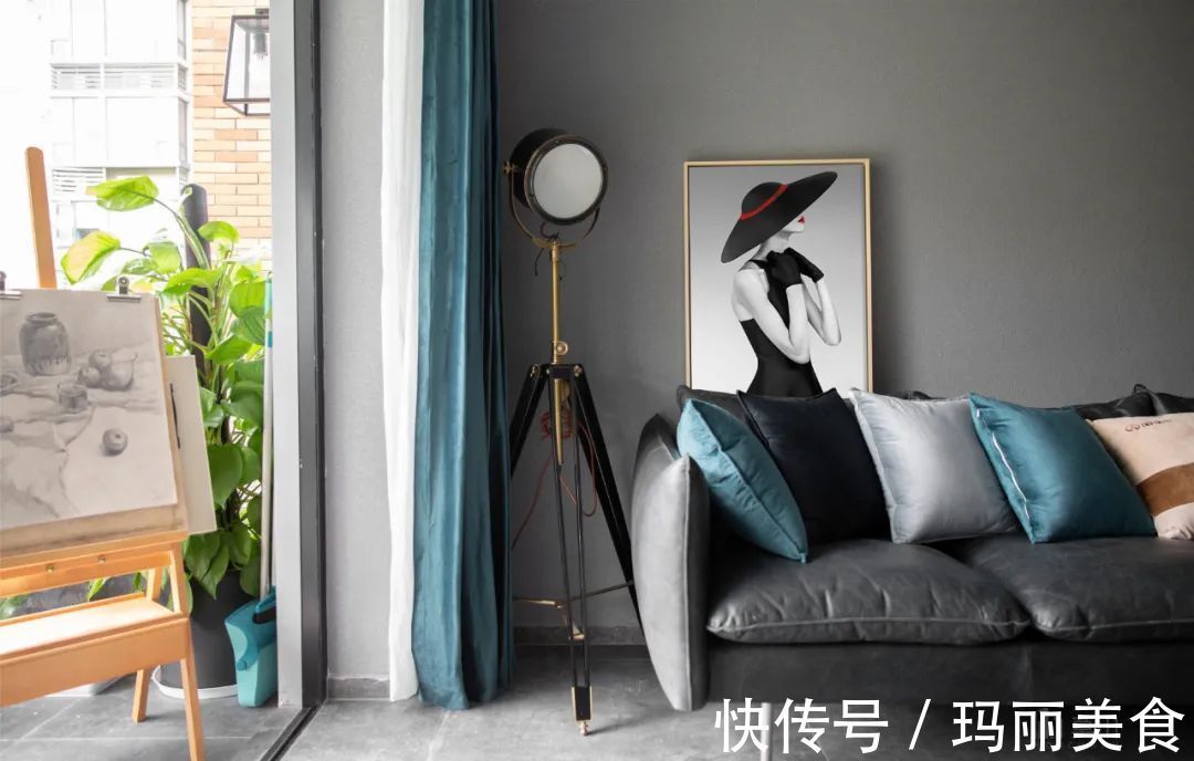 深木色|99㎡现代工业风,85后女神的家,满屋高级灰,绿植清新点缀