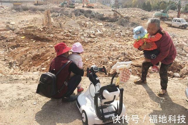 一日三餐|“帮女儿带孩子是我最错的决定”,这位老人的哭诉,值得众人反思