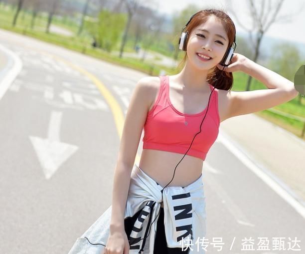 运动|运动范的打底裤美女，展现绝佳的气质，回头率特别高