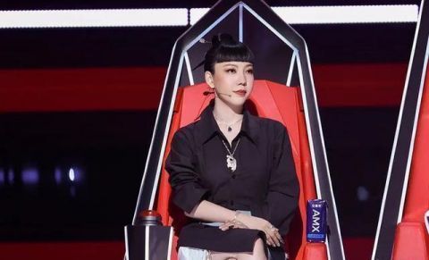 《好聲音2021》三期過后,三位助教已經(jīng)進入狀態(tài),黃霄云存在感低