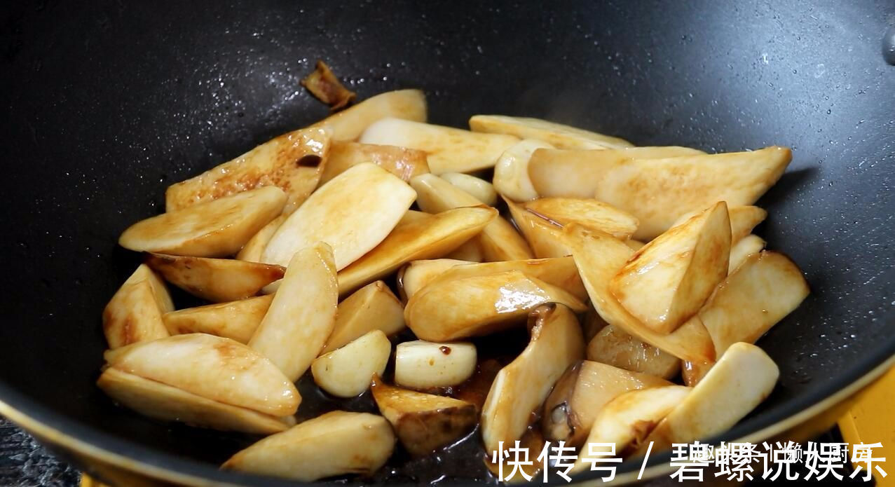 教你杏鲍菇最好吃的做法，甜中带咸，能吃出肉的味道