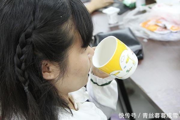  医生|医生两种食物称为尿酸催化剂，一口不沾的人，尿酸比较平稳