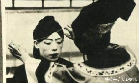 老照片|清朝历史老照片：商贩叫卖有讲究，最后一张马车夫脸色全是灰土！