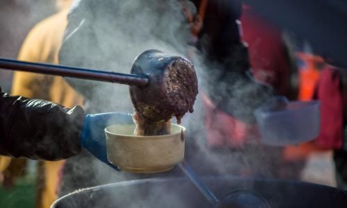 官府!皇帝让范仲淹赈灾,他却用赈灾款来修官府抬米价,事后才知真高明