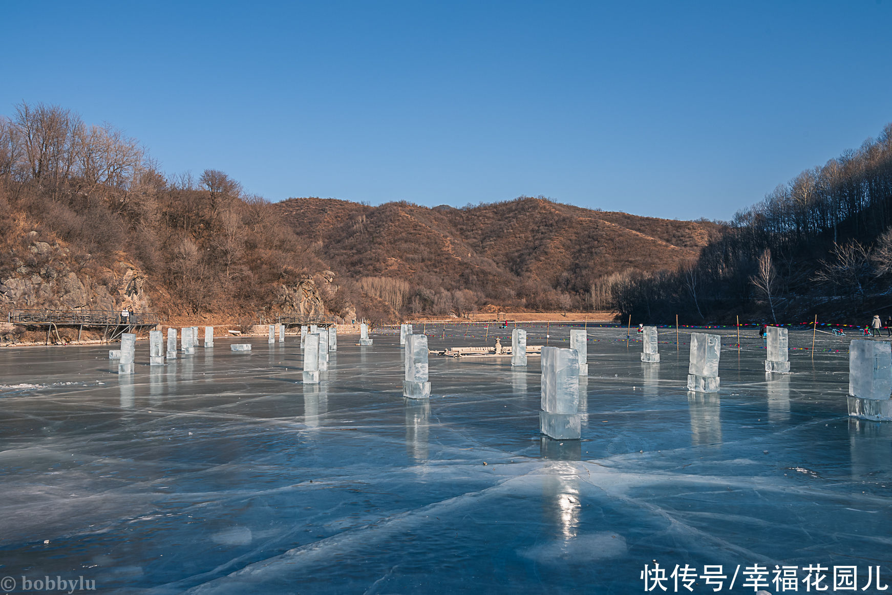 忘忧湖上的蓝冰之旅，感受气泡湖神秘魅力，嗨玩冰雪的玉渡山