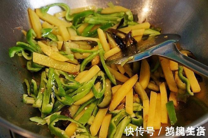 五香粉|土豆和它才是“天生一对”，我家隔天必吃1次，不放肉比肉还香