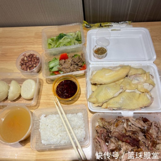 灌篮高手|郭艾伦更新隔离生活！晒四训练设备，餐食丰富诱人，自拍照不能少