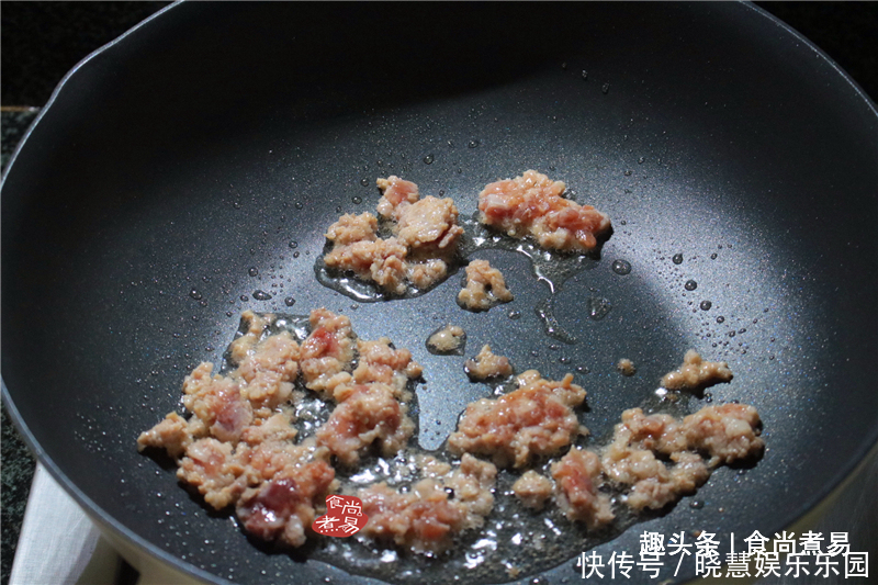 吃光|跟邻居学此款懒人下饭菜,几乎零厨艺,一端上餐桌就被吃光