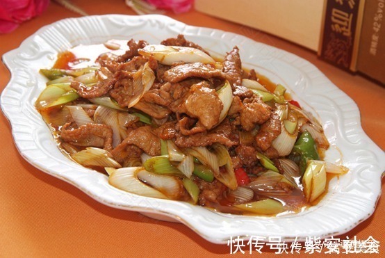 精选美食辣椒炒鸡胗,凉拌猪肚,黑椒牛肉,葱爆羊肉的做法