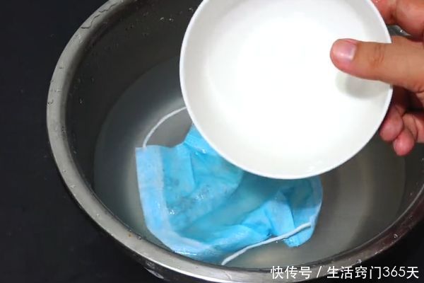  你家有一次性口罩吗？我也是今天刚知道，赶快回家找出来！