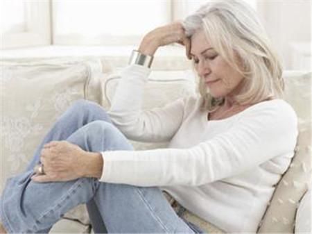 更年期|女性过了45岁后,经常感觉又累又困,使不上劲是怎么回事?