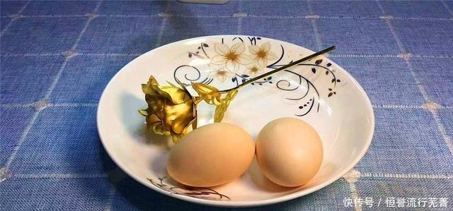 这个东西在桌子上,孩子们一次可以吃一个大盘