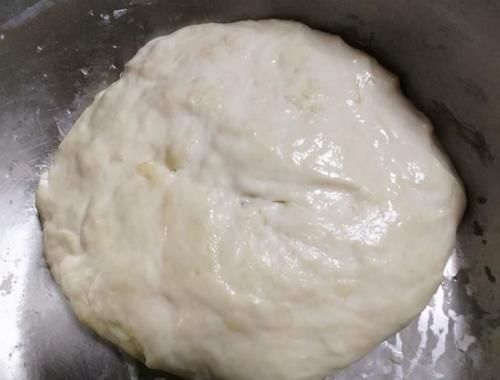 薄皮韭菜馅饼,不发面不烫面,柔软劲道馅鲜美,皮薄如纸味道佳