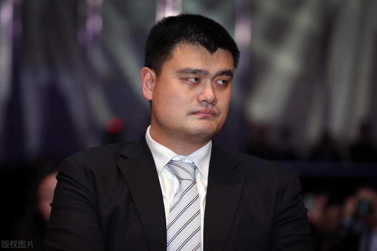 姚明|易建联突传坏消息!中国男篮痛失核心,姚明这次麻烦了