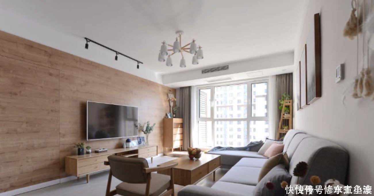 客厅|客厅造个“假阳台”,一进门就被迷住了,这套92㎡新房,太温馨