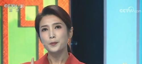 夜上海|春妮:成央视常客,CCTV-3《幸福账单》节目中又是主持又是秀唱功