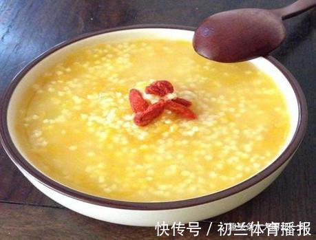 小米粥|熬小米粥,切记不可只加清水,多加这一步,黏稠好喝不溢锅,真香