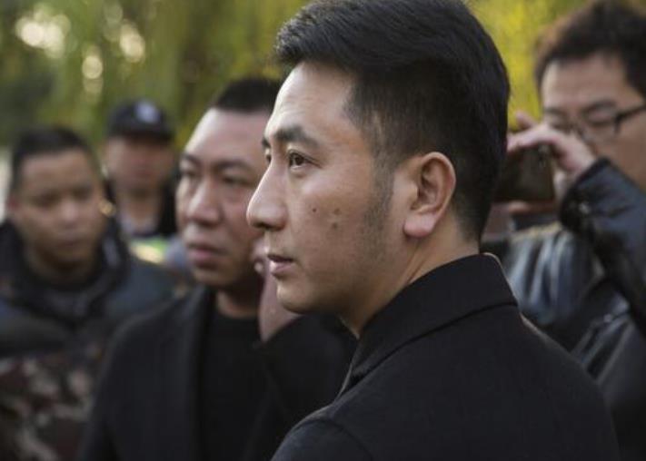 林生斌|再看林生斌朱小贞的全家福,孩子为何跟他一点都不亲,原因很简单