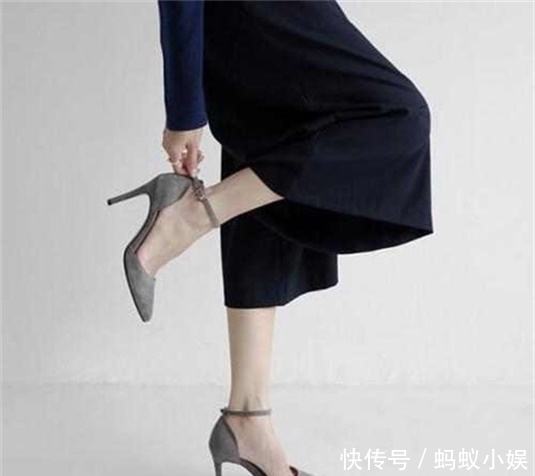 轻奢|尖头高跟鞋甜美与轻奢兼具,宣扬着高调的姿态