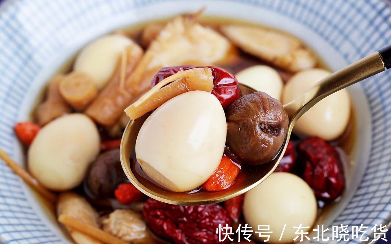 气血|天冷手脚冰凉,不妨煮点当归黄芪养生甜汤,补气血面色红润