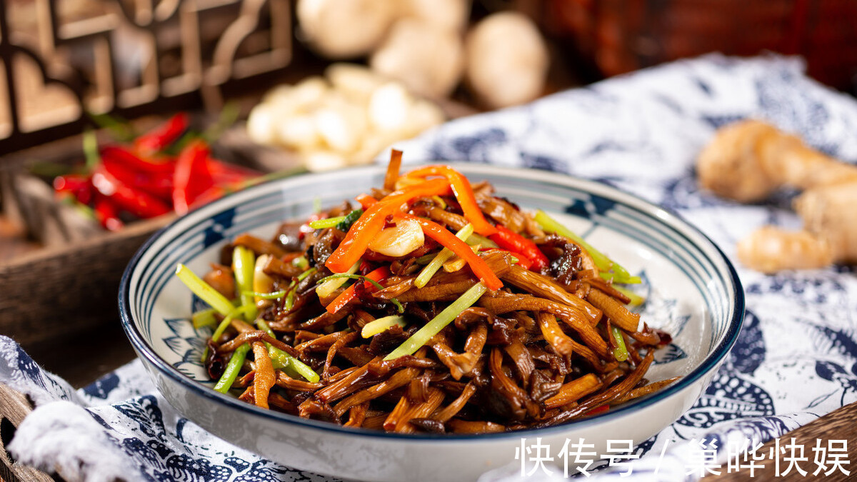 外行|炒杏鲍菇时,直接下油锅是外行,学会这样做,杏鲍菇鲜美味道正