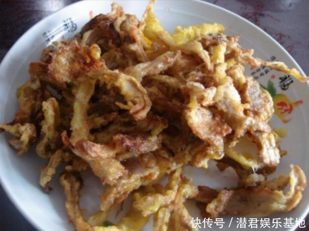 炸蘑菇到底焯不焯水?教你一招,香酥美味,外脆里软,孩子超爱吃