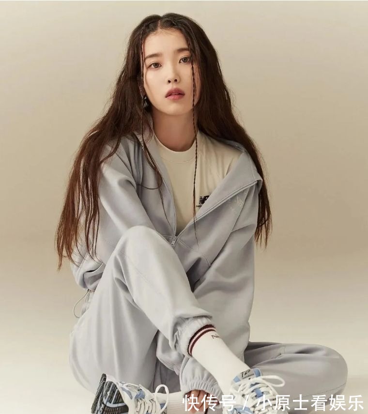 街拍|今秋热门编发造型,给时尚穿搭注入阳光感