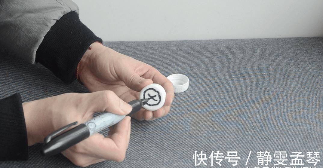 阳台|塑料瓶盖别再丢了, 改造一下, 放在阳台上有大用处, 看完赶紧试试