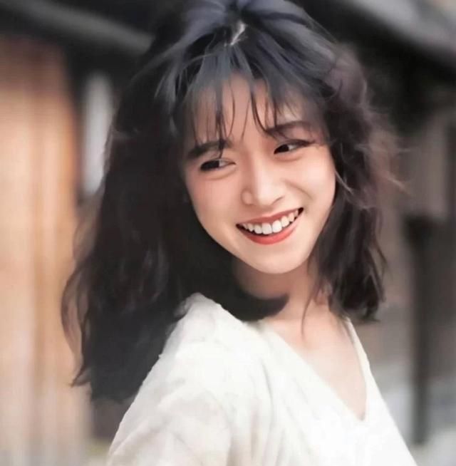 晕染|单眼皮女生“画眼妆”，港风一定是首选，步骤简单还不会出错