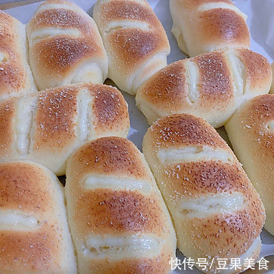 色拉酱|芝士火腿面包一出锅，方圆十里都飘香