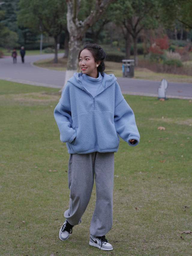 卫衣 卫衣下装别配裙子,太土气了,今年流行这6种搭配,时髦又洋气