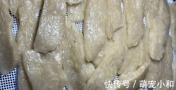 自从学会做这个,我家隔三差五吃,拌一拌上锅一蒸,蘸着料吃,老香了